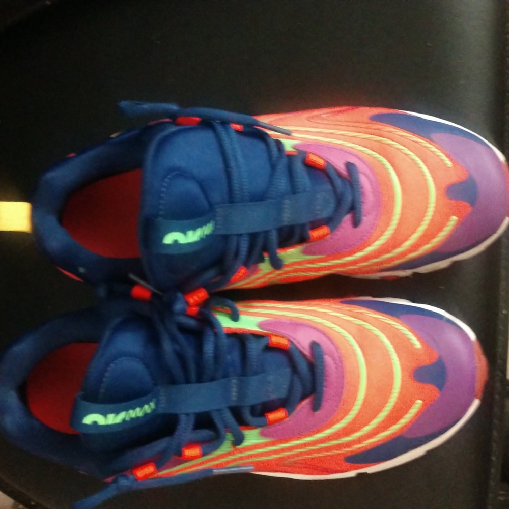 Nike 270 raspberry